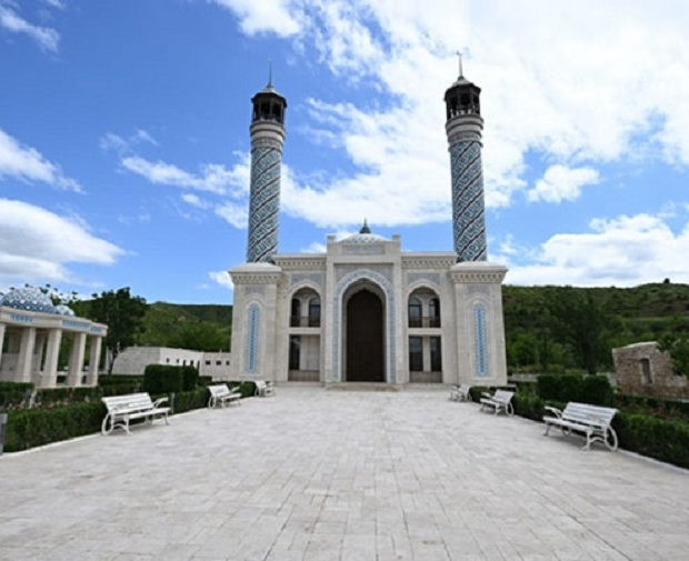 Распространены кадры из Зангиланской мечети после ремонта - ВИДЕО