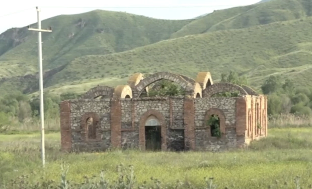 Подвергшаяся армянскому вандализму мечеть в Губадлы - ВИДЕО