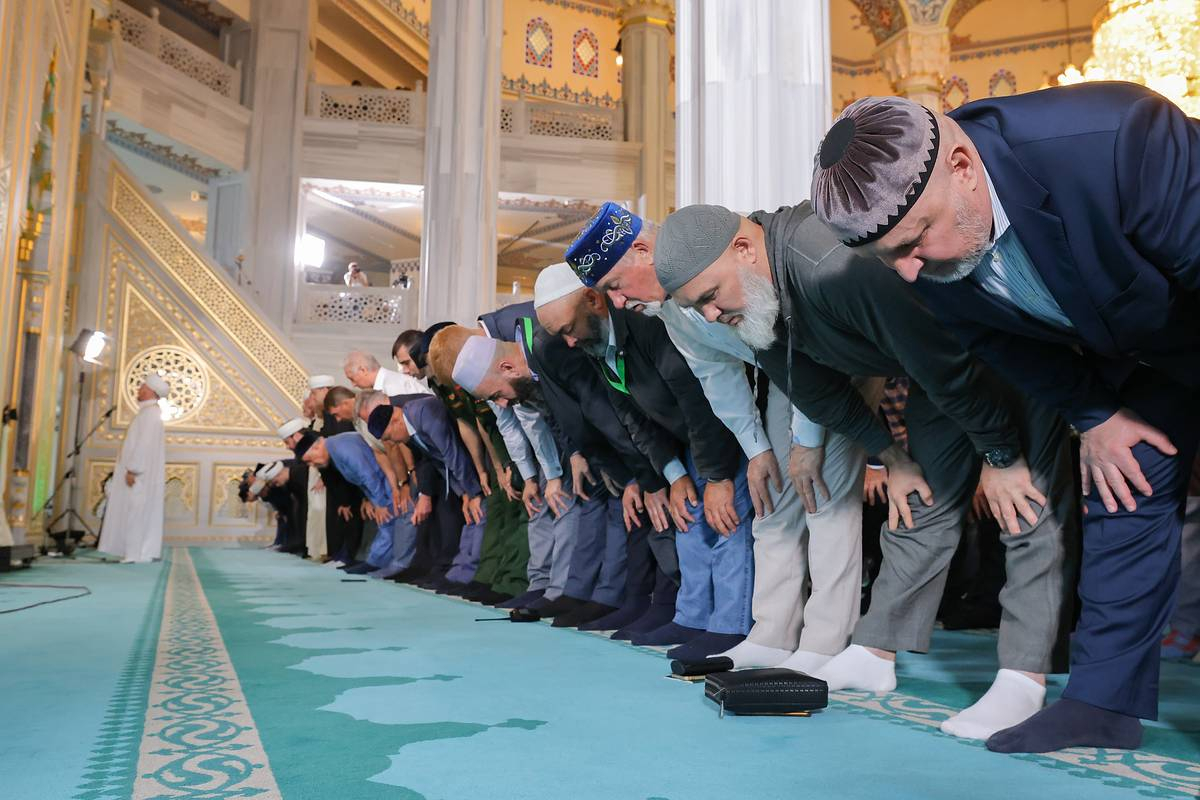 В праздничном намазе в московских мечетях приняли участие около 200 тысяч мусульман