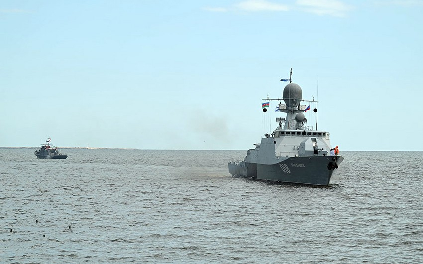 Корабли Каспийской флотилии ВМФ России посетили Баку с дружественным визитом - ФОТО