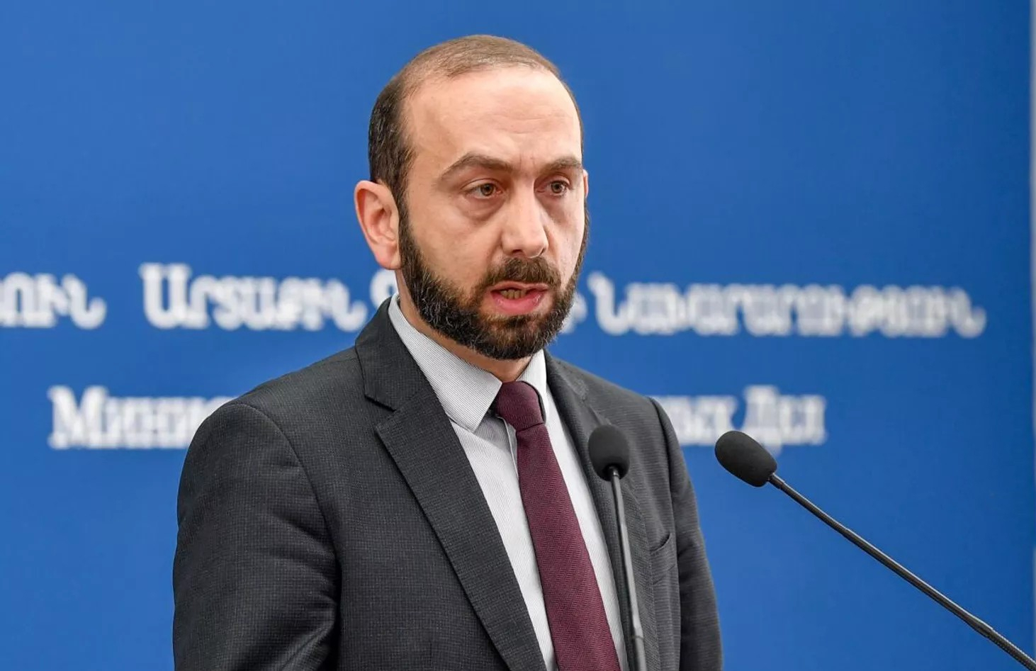 Мирзоян заявил о важности мирного договора с Азербайджаном