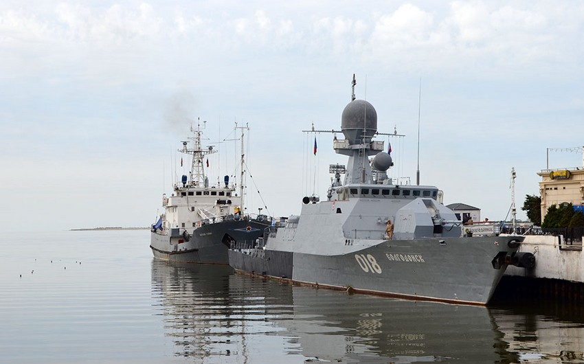 Военные корабли Каспийской флотилии РФ покинули бакинский порт - ФОТО