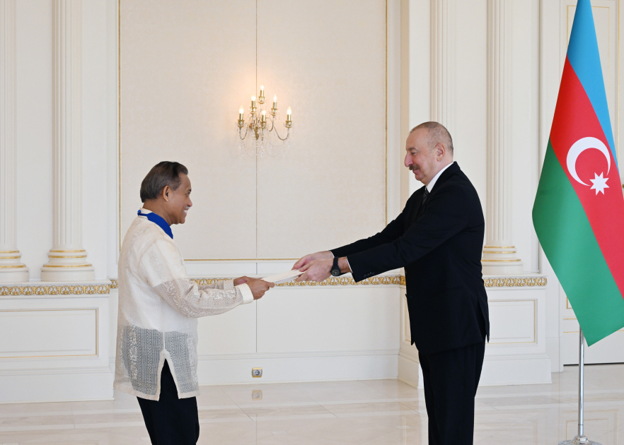 Президент Ильхам Алиев принял верительные грамоты новоназначенного посла Филиппин - ФОТО