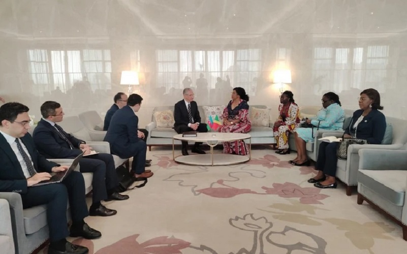 Президент СОР29 провел встречу с министром лесного хозяйства Конго