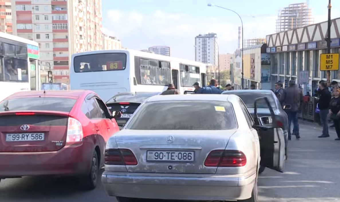 В Баку "1-манатные" такси стали "2-манатными" - ВИДЕО