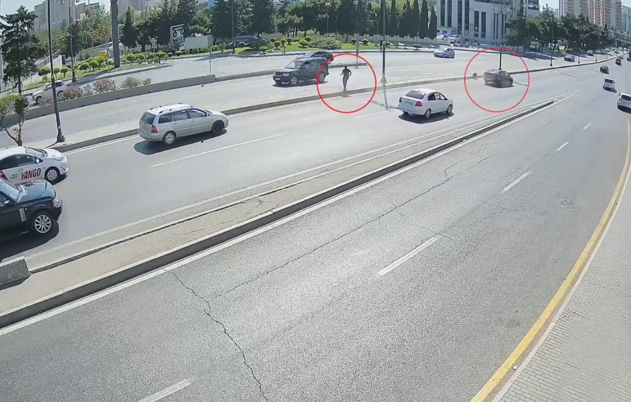 В Баку пешеход в последний момент избежал смерти - ВИДЕО