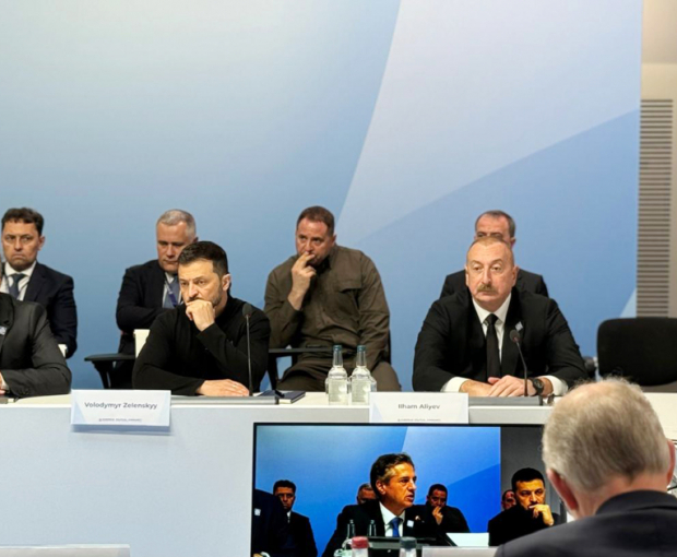 Президент Ильхам Алиев выступил на круглом столе на тему "Энергетика и связь" - ОБНОВЛЕНО - ФОТО